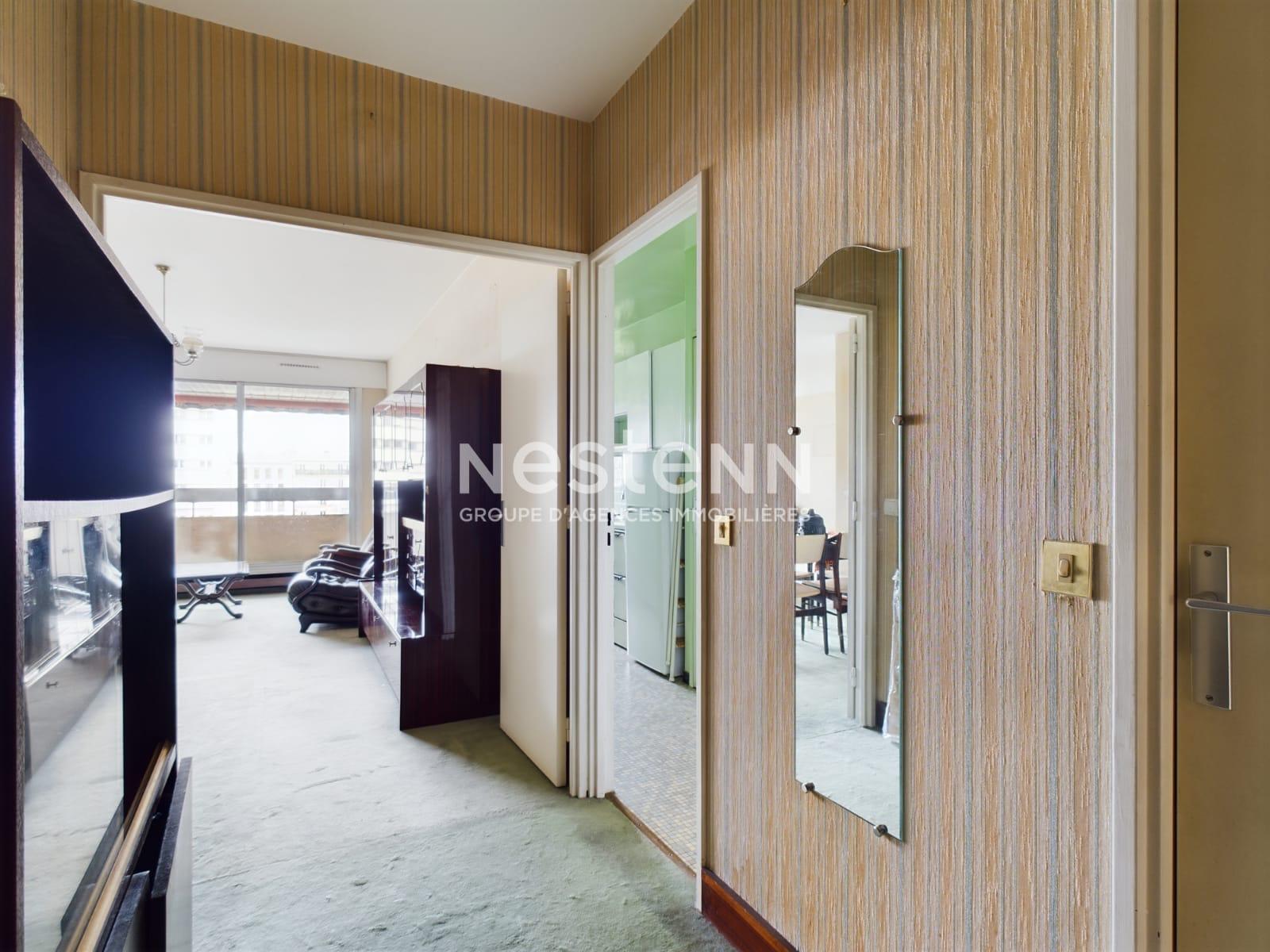 Entrée avant rénovation complète d’un appartement à Paris – MAKRENO rénovation intérieure